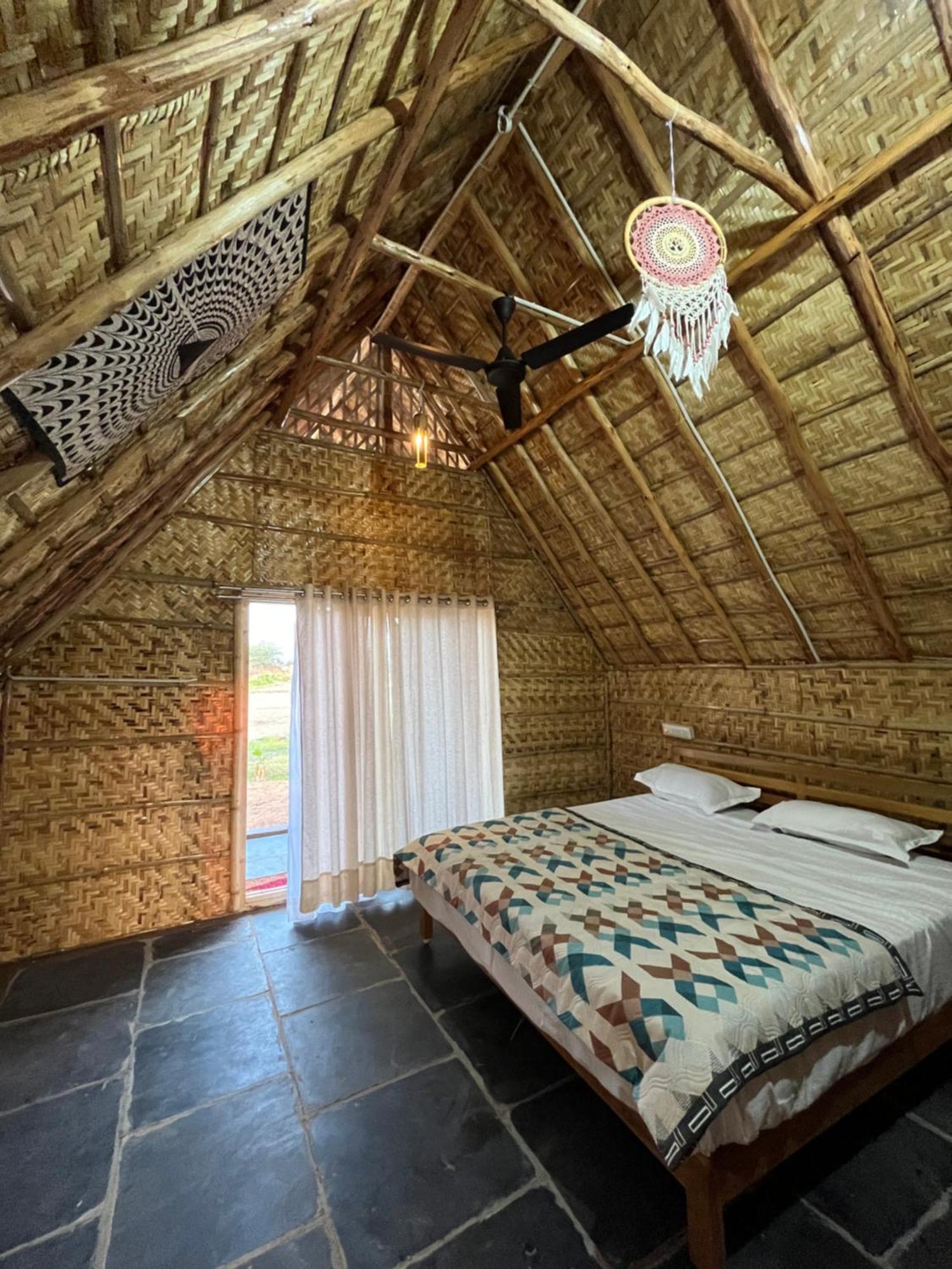 Tropical Hampi Hotel ภายนอก รูปภาพ