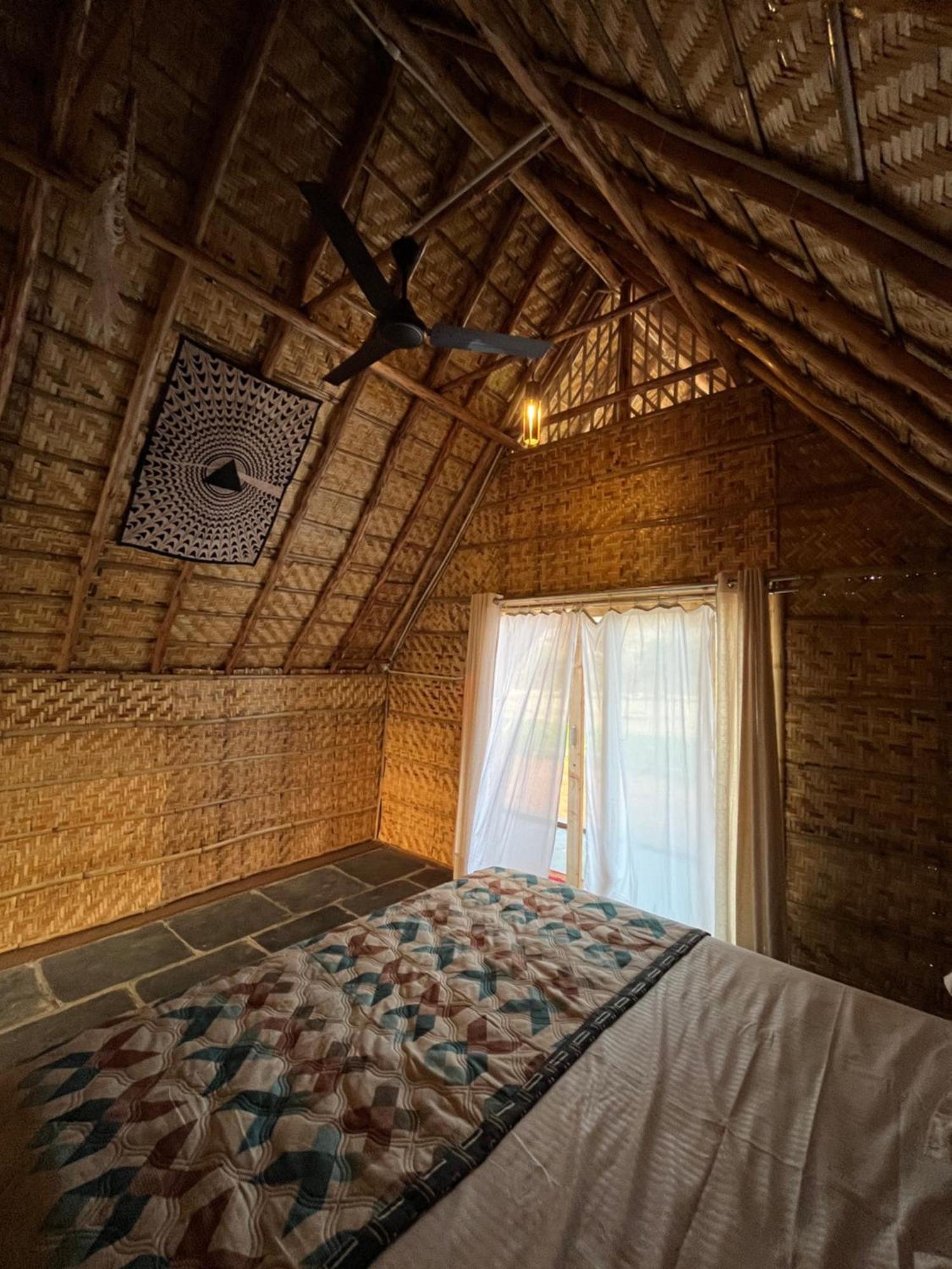 Tropical Hampi Hotel ภายนอก รูปภาพ