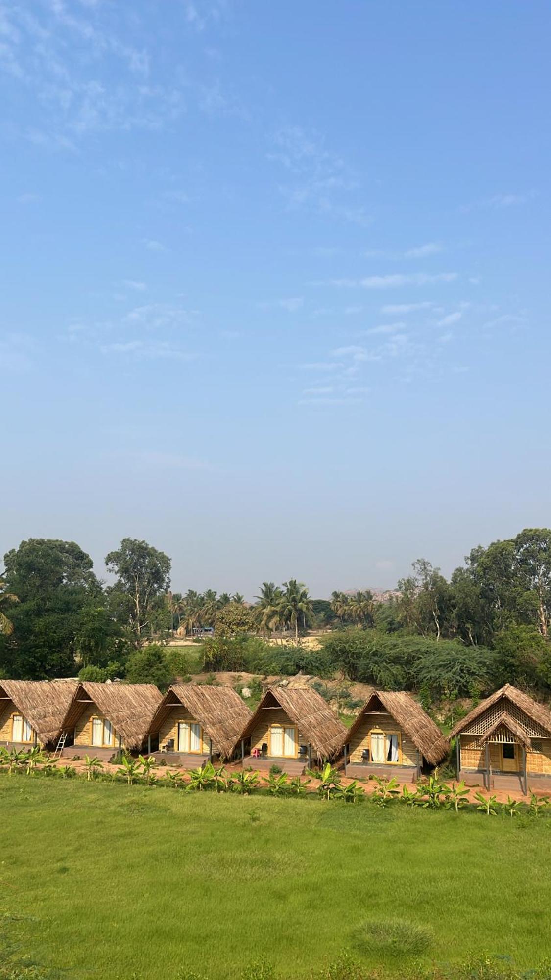Tropical Hampi Hotel ภายนอก รูปภาพ