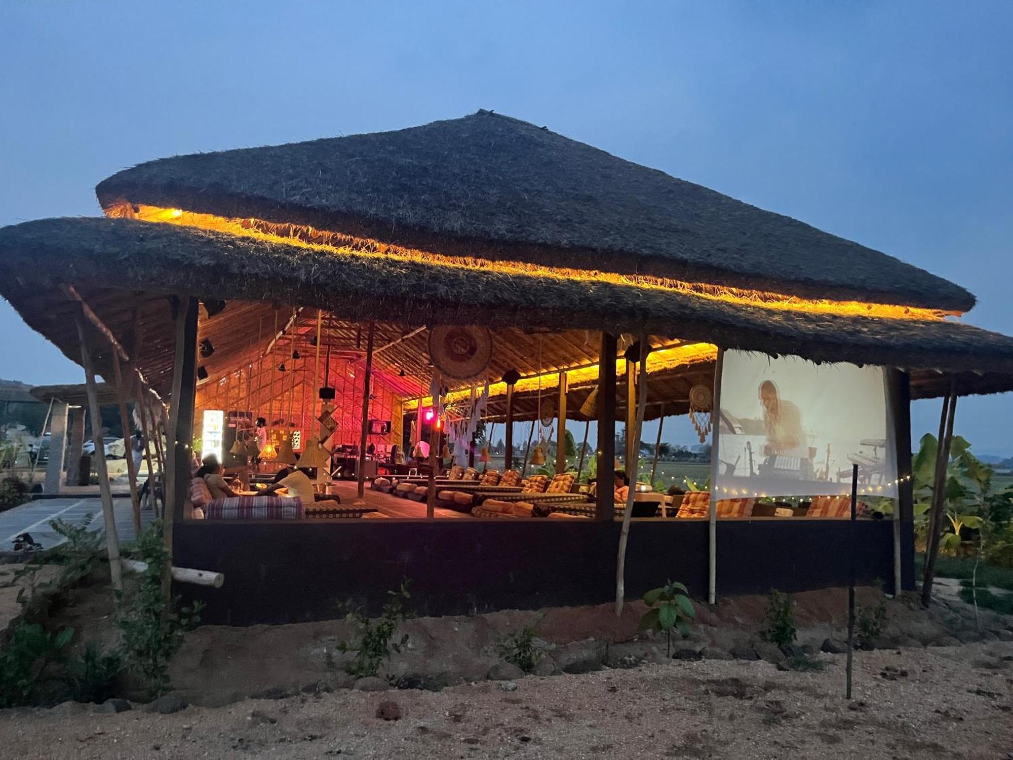 Tropical Hampi Hotel ภายนอก รูปภาพ