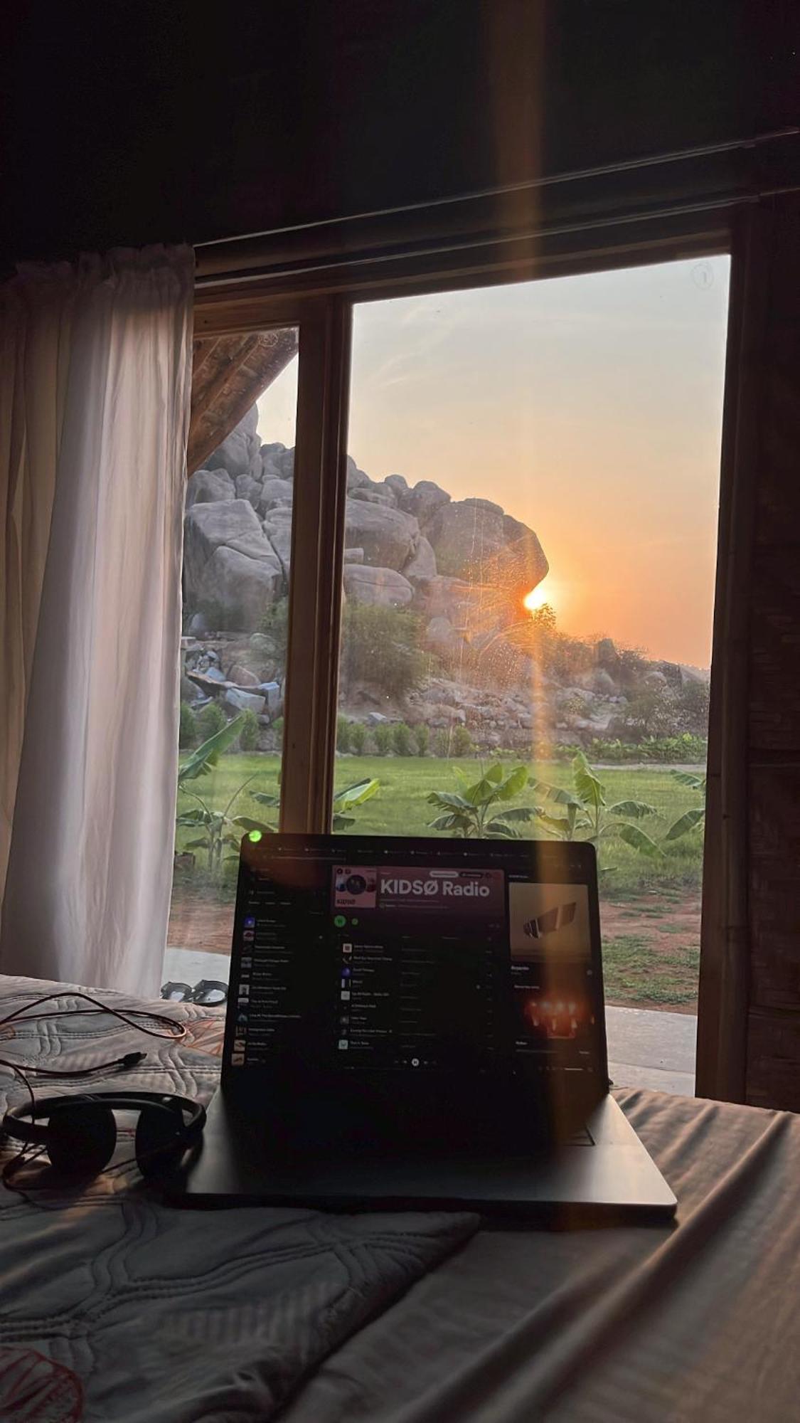 Tropical Hampi Hotel ภายนอก รูปภาพ