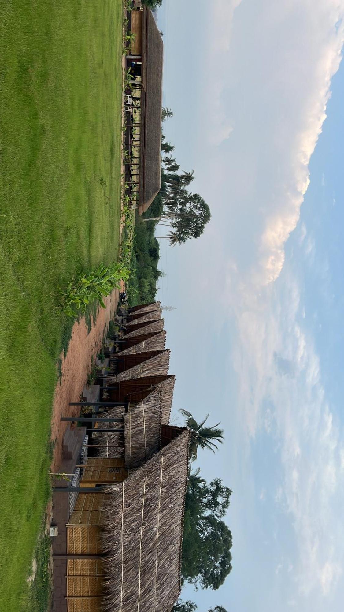 Tropical Hampi Hotel ภายนอก รูปภาพ