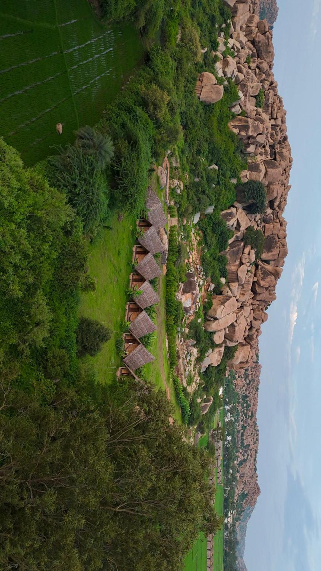 Tropical Hampi Hotel ภายนอก รูปภาพ
