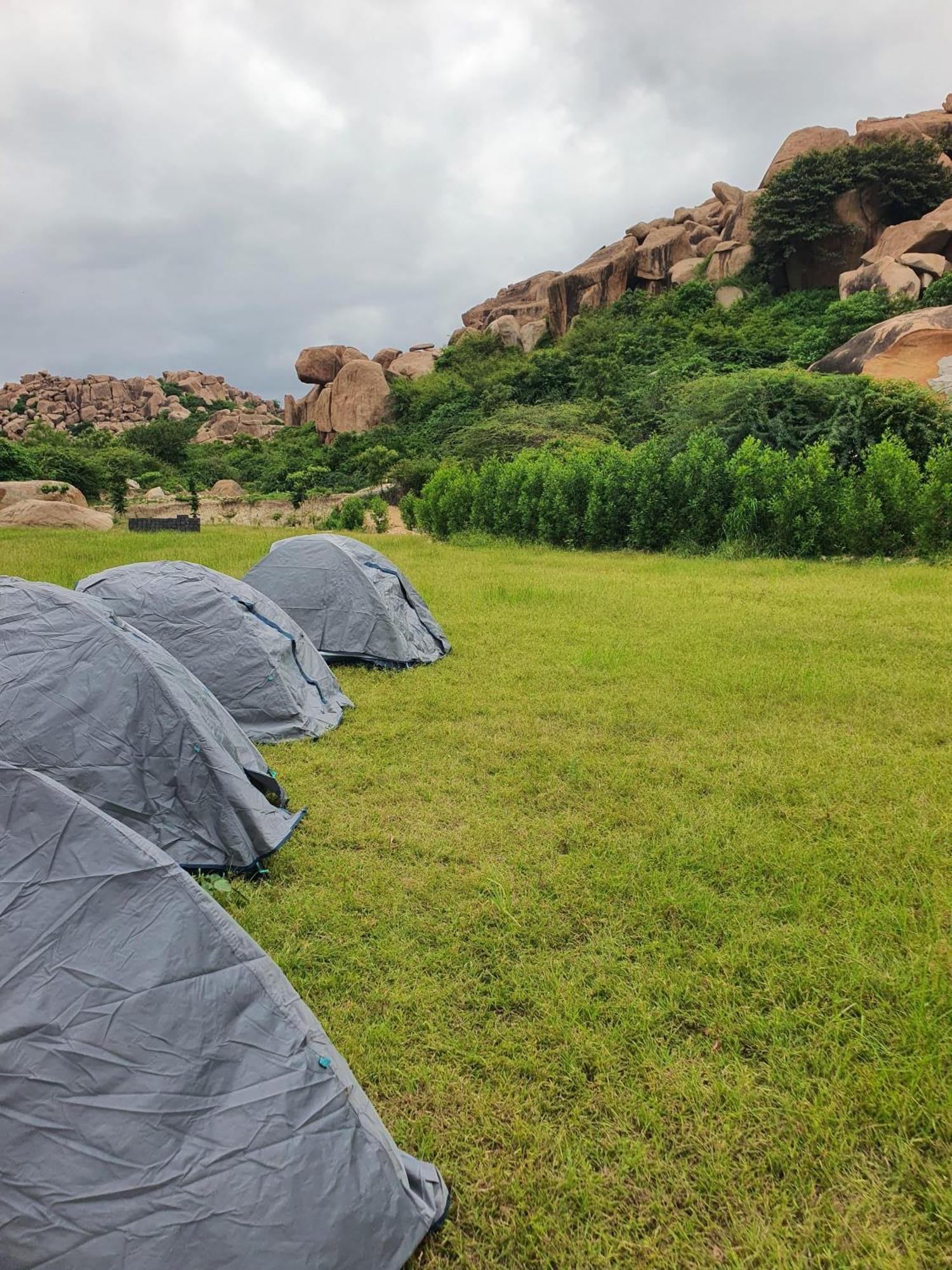 Tropical Hampi Hotel ภายนอก รูปภาพ