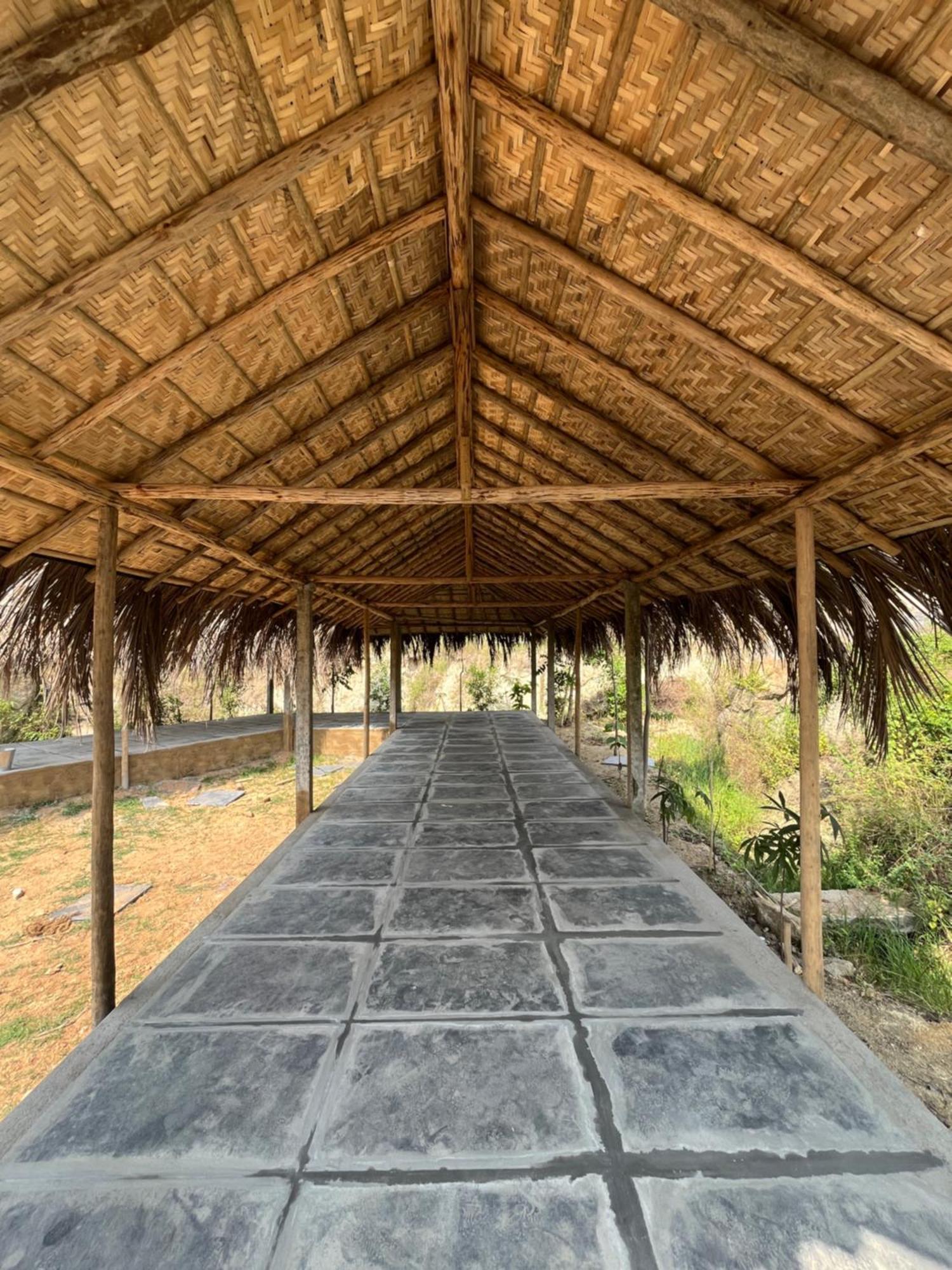 Tropical Hampi Hotel ภายนอก รูปภาพ