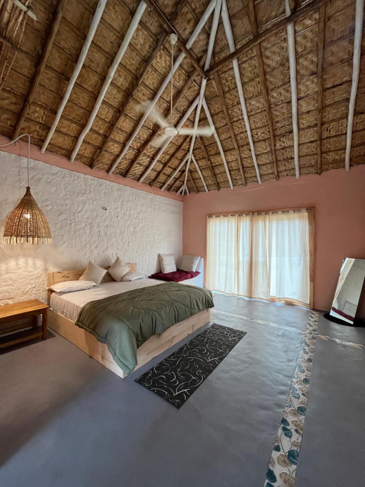 Tropical Hampi Hotel ภายนอก รูปภาพ