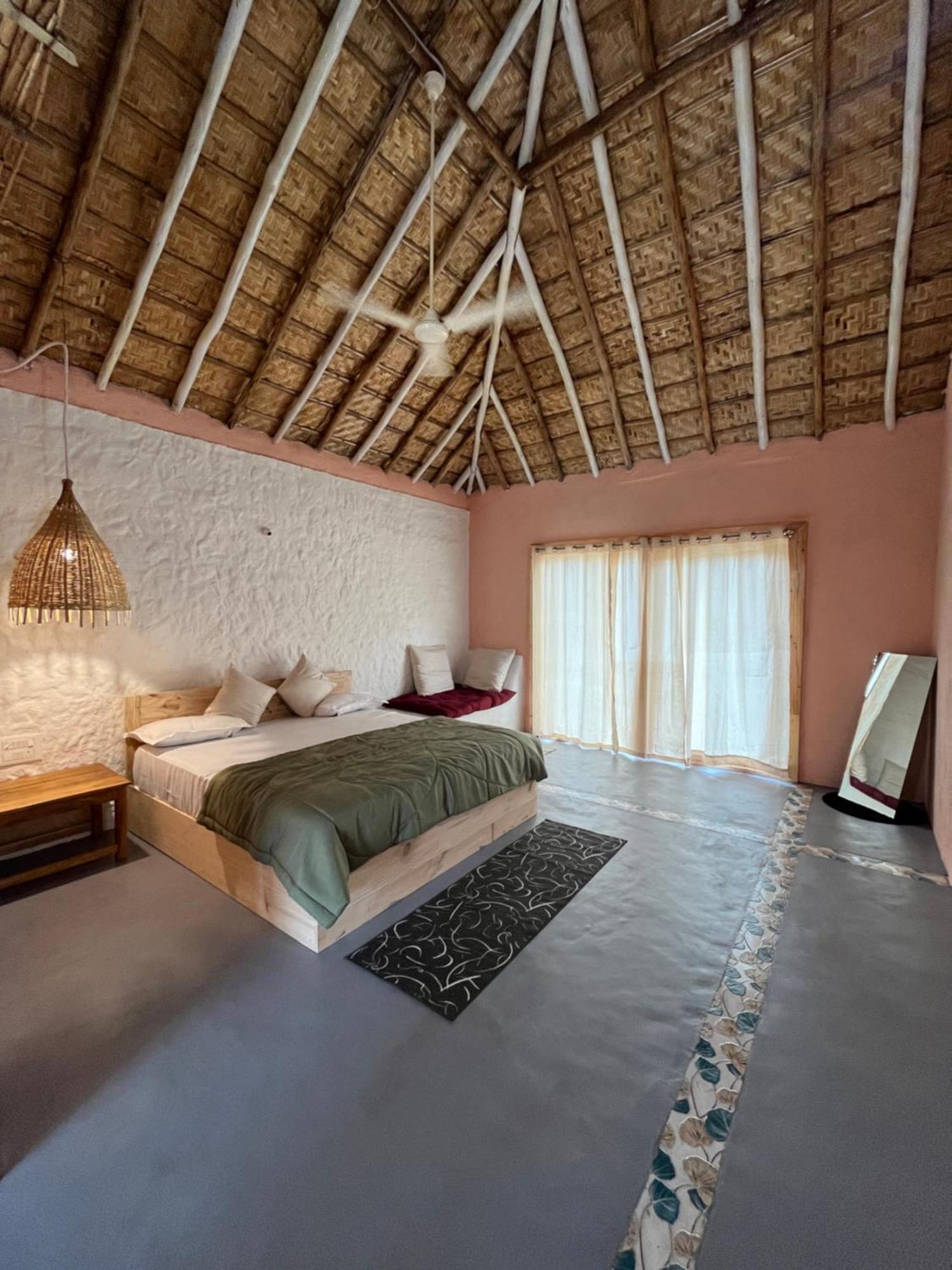Tropical Hampi Hotel ภายนอก รูปภาพ
