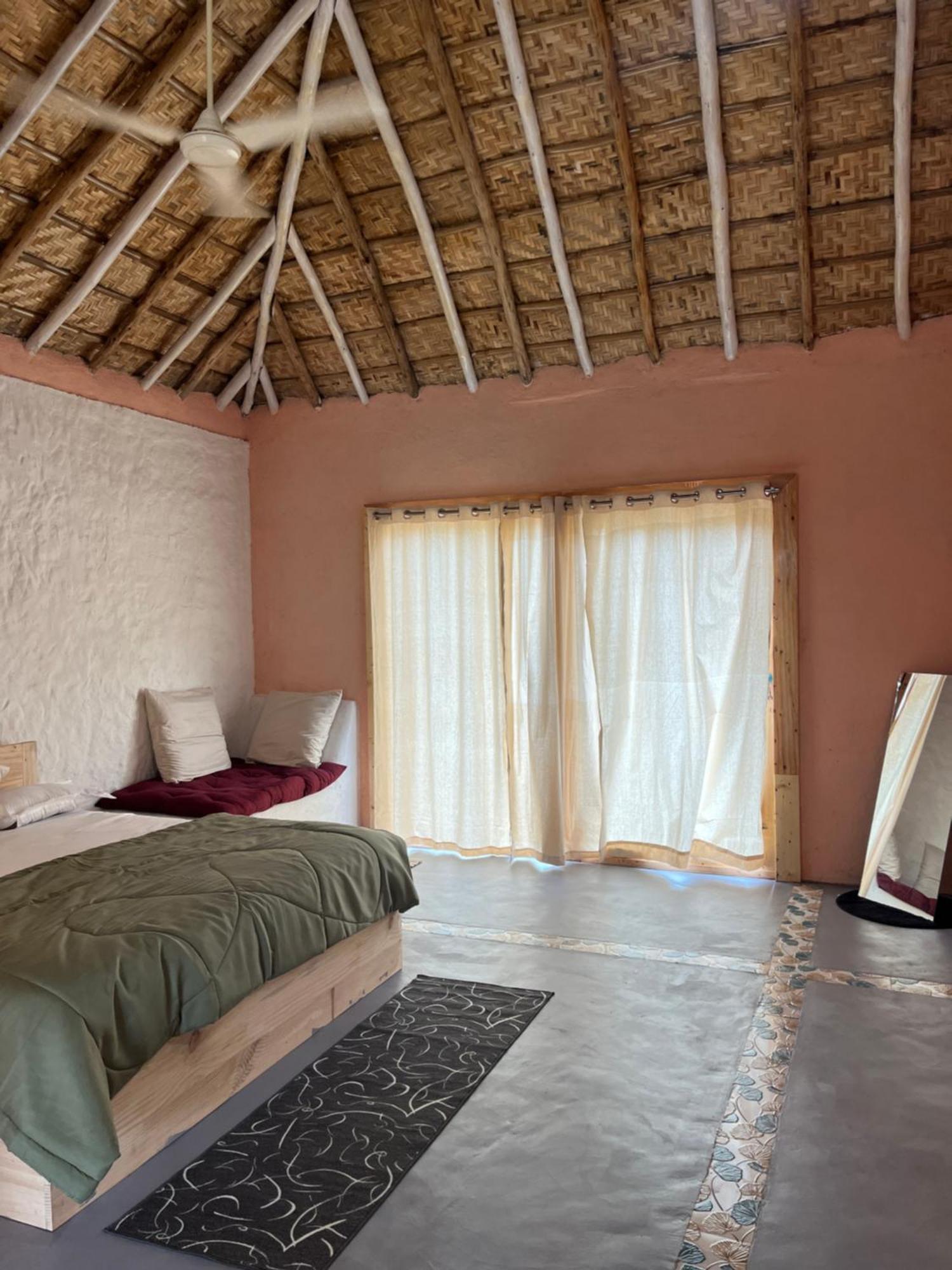 Tropical Hampi Hotel ภายนอก รูปภาพ